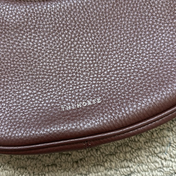 The Horse Brown Leather Shoulder Bag - NEW - Picture 2 of 5